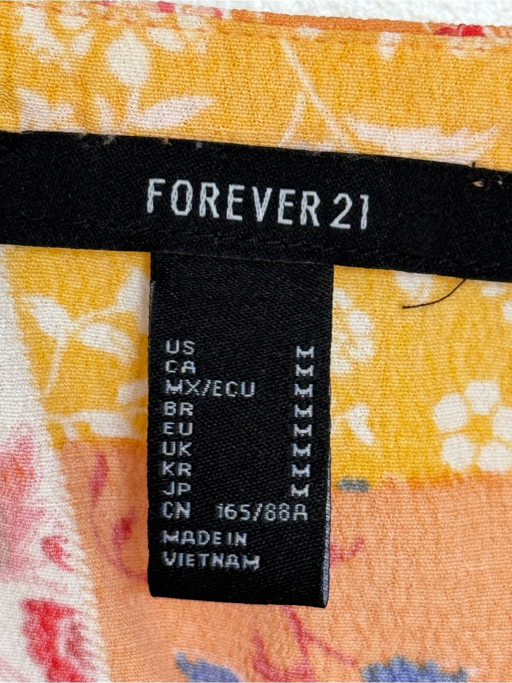Forever 21 Floral Patchwork V-Neck Crop Top in Yellow & Orange - Picture 4 of 5